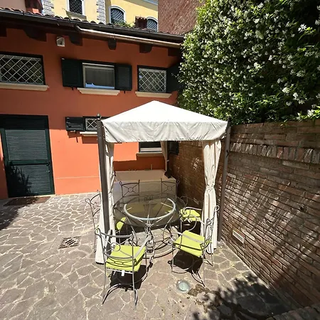 Isaia Garden -private Garden Bath Bolognarooms * Bologna